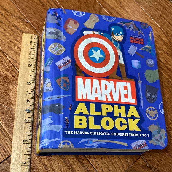 Marvel ALPHA BLOCK - Marvel Cinematic Universe from A to Z - Picture 15 of 17